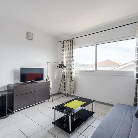 Apartment Plage: T2, 4 Pers, A 200m De L'ocean, Menage Inclus - Fr-1-50-151 *